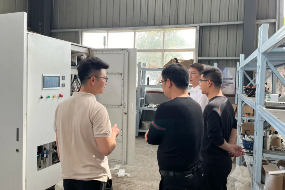 武漢市農(nóng)業(yè)科學(xué)院農(nóng)機(jī)所王所長、廖劍博士蒞臨湖北扶星參觀交流